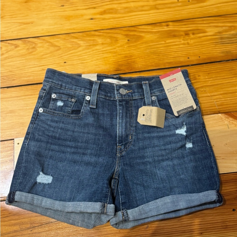 NWT Levi's Dark Blue mid-rise Jean Shorts size 26 - Picture 1 of 4